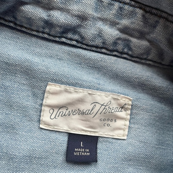 Button down top - Picture 4 of 5